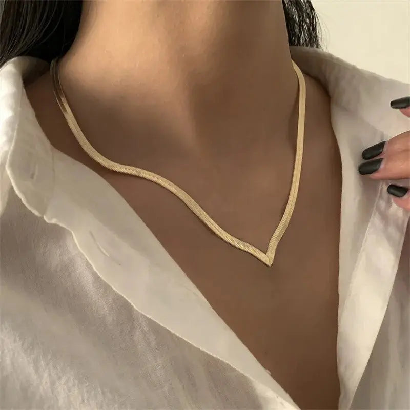 Simple Creative V-shaped Necklace For Women Flat Snake Chain Choker - Blade & Thread