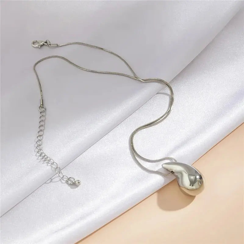 Simple Creative V-shaped Necklace For Women Flat Snake Chain Choker - Blade & Thread