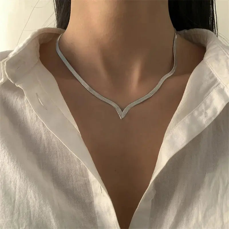 Simple Creative V-shaped Necklace For Women Flat Snake Chain Choker - Blade & Thread