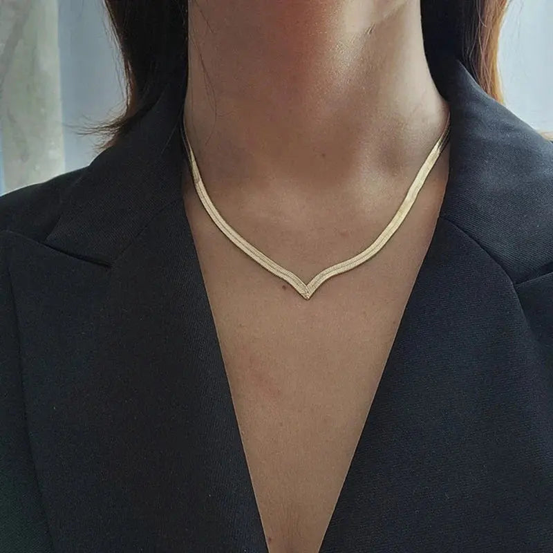 Simple Creative V-shaped Necklace For Women Flat Snake Chain Choker - Blade & Thread