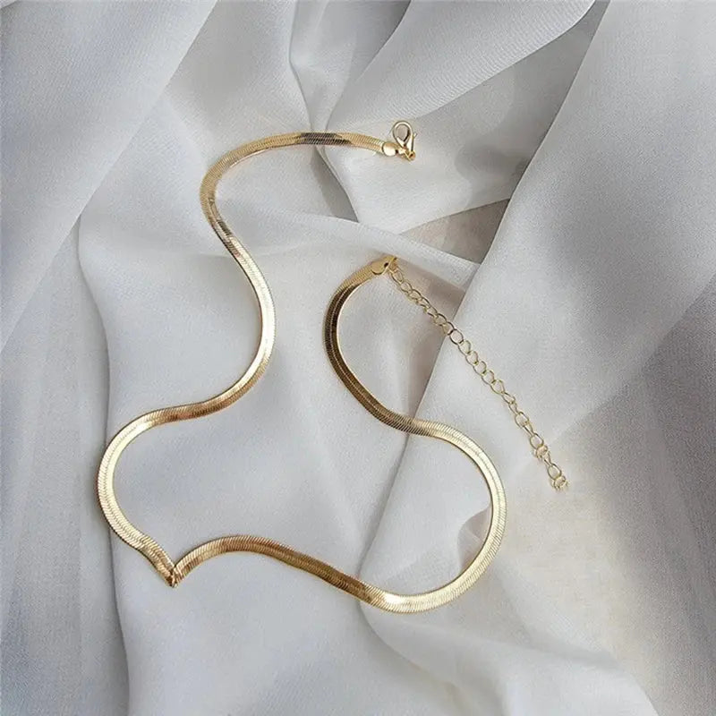 Simple Creative V-shaped Necklace For Women Flat Snake Chain Choker - Blade & Thread