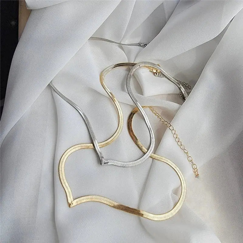 Simple Creative V-shaped Necklace For Women Flat Snake Chain Choker - Blade & Thread