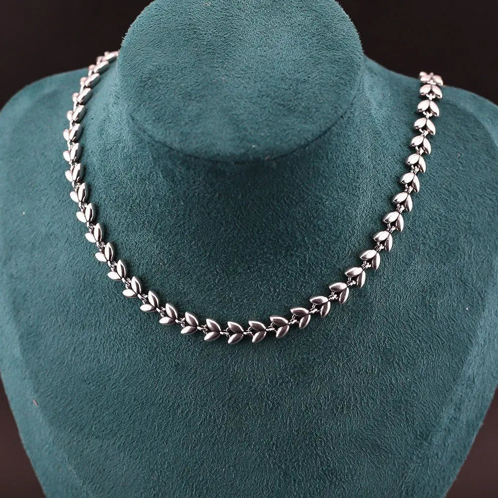 Simple wheat ear heart necklace - Blade & Thread