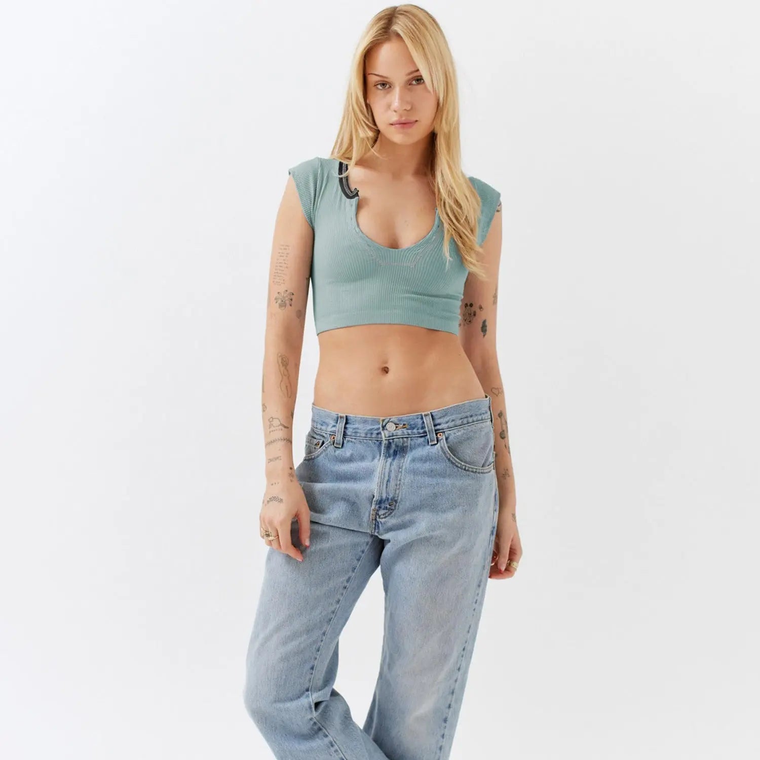 Slim Fit Ultra Short Sexy Spicy Girls Top Knitted Thread T-shirt - Blade & Thread