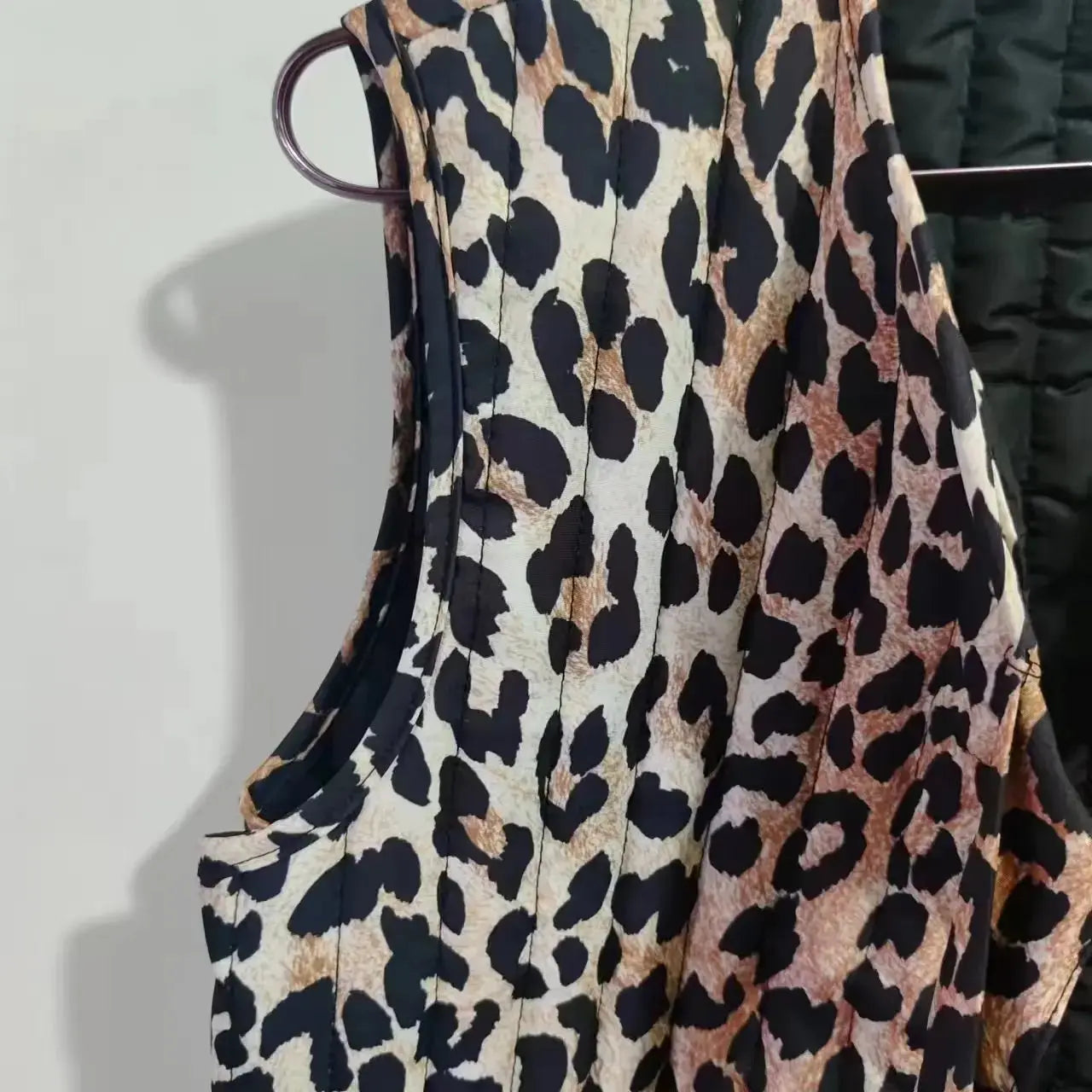 Spring/Summer V-neck Bow Decoration Fashion Leopard Pattern Vest - Blade & Thread