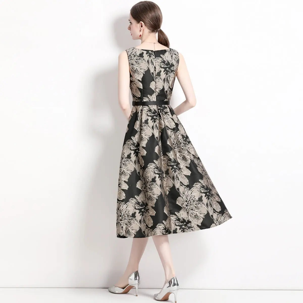 Summer sleeveless floral dress - Blade & Thread