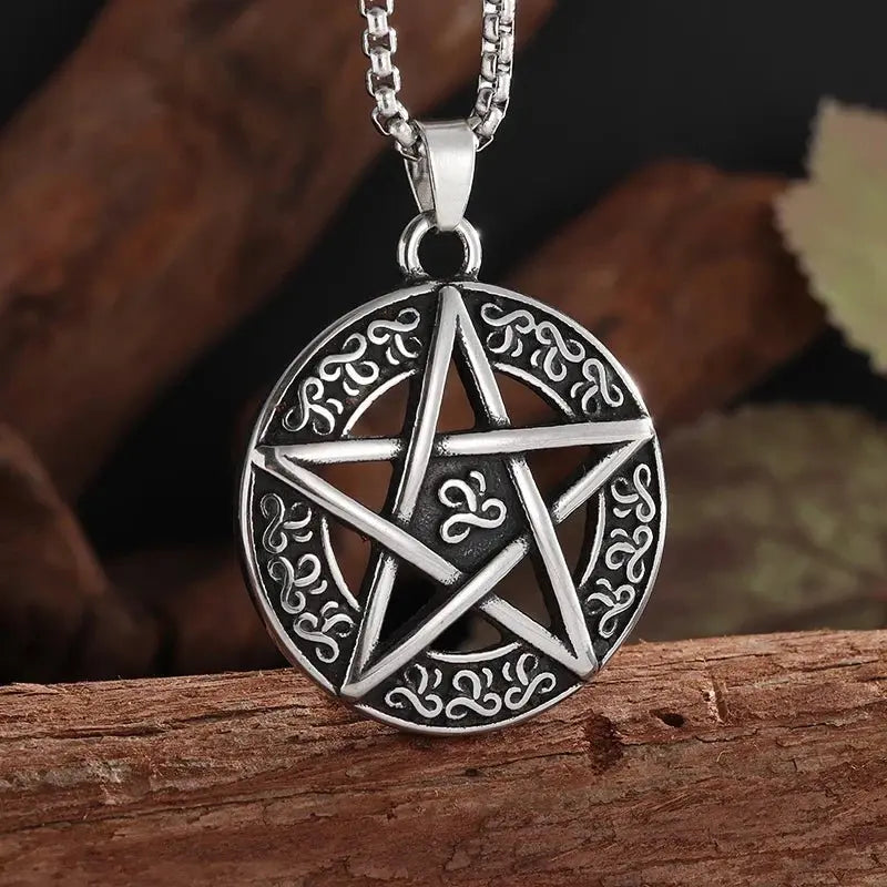 talisman necklace - Blade & Thread