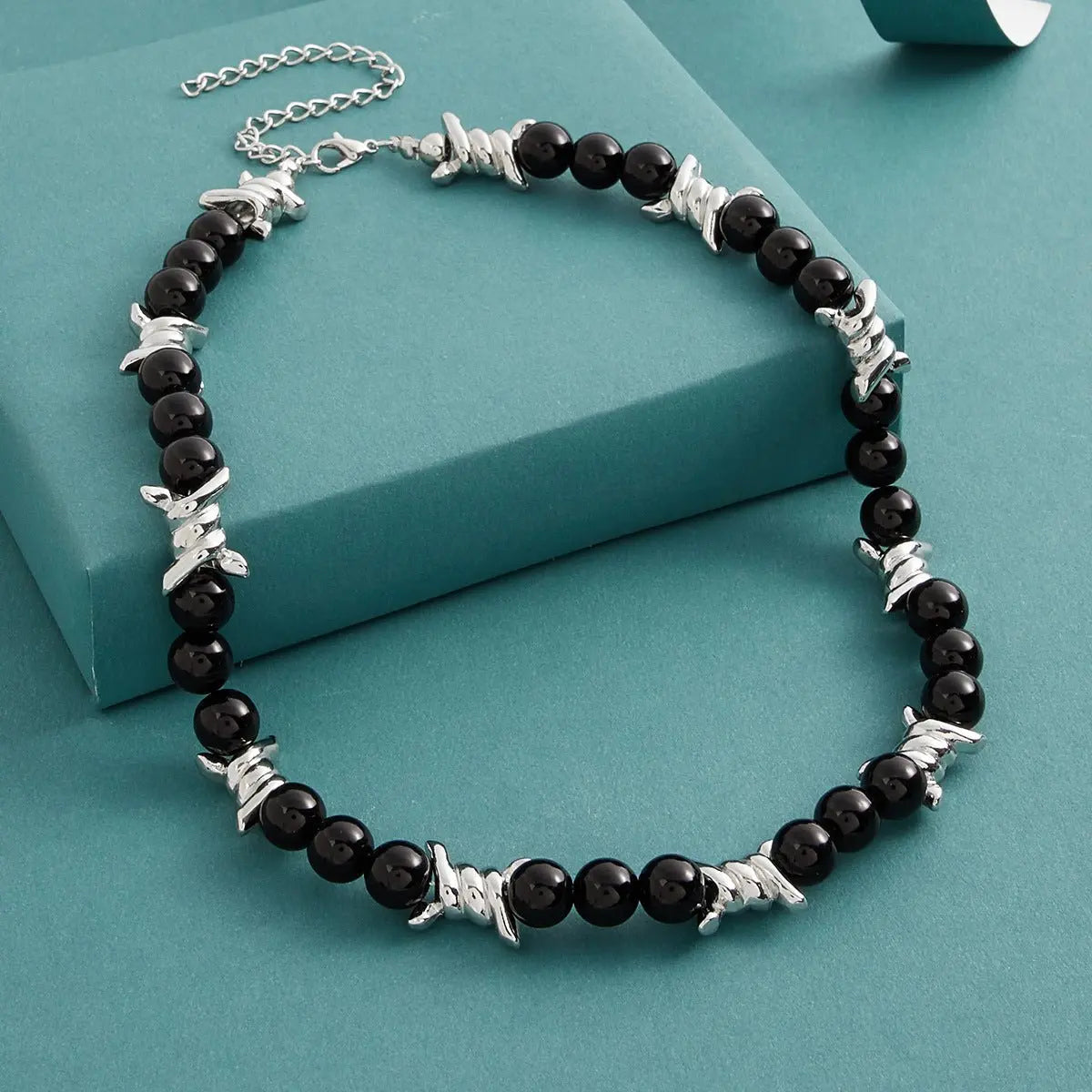 thorn black pearl white pearl necklace - Blade & Thread