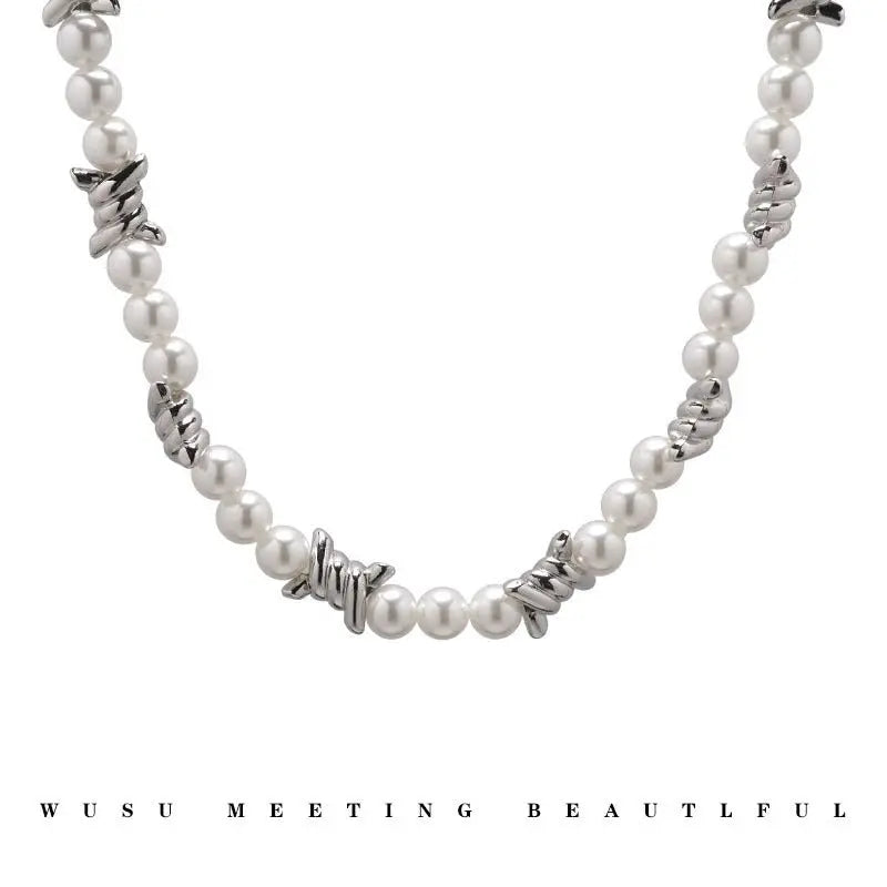 Thorn thick pearl necklace - Blade & Thread