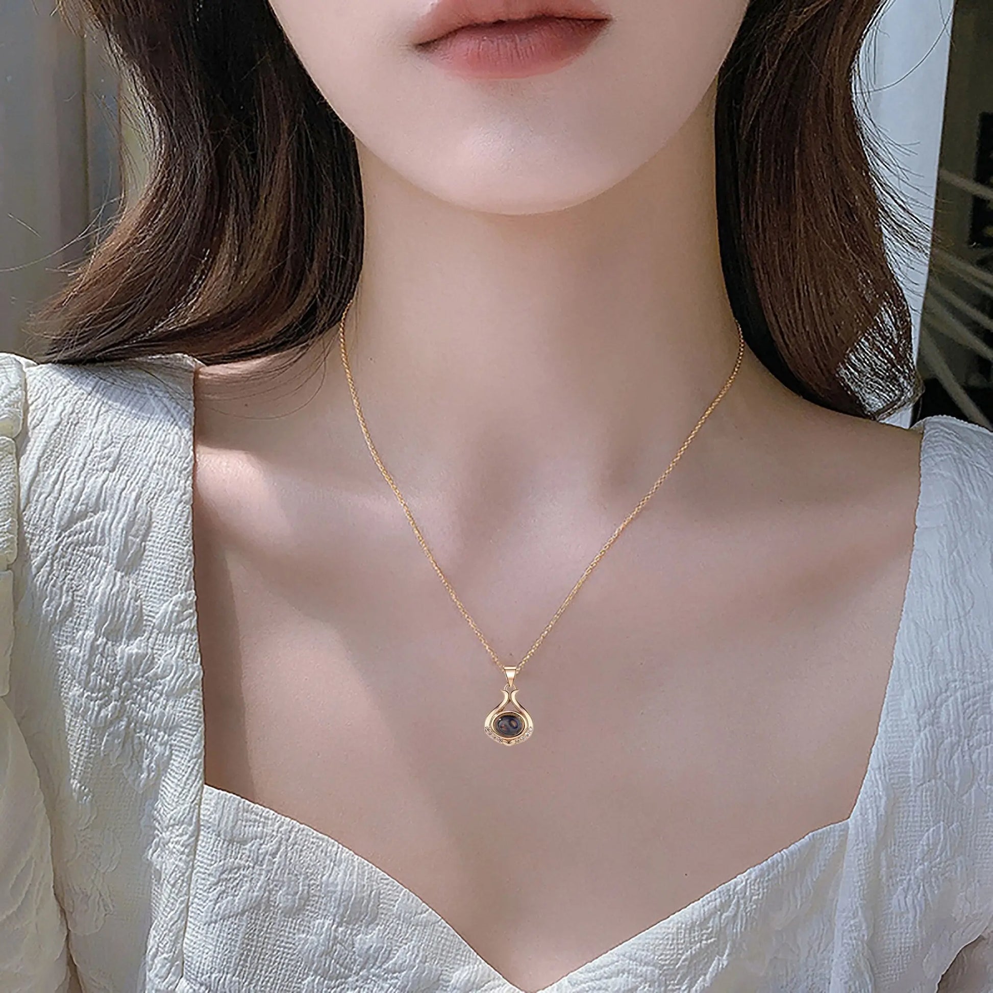 Valentine's Day Gift Photo Custom Simple flower Shaped Projection Necklace - Blade & Thread