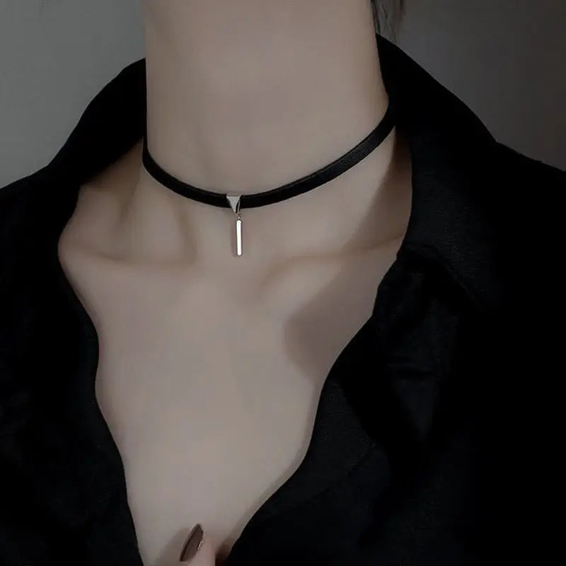 Velvet Choker Necklace for Women Lace Necklace with Pendants Gothic Girl Neck Jewelry - Blade & Thread
