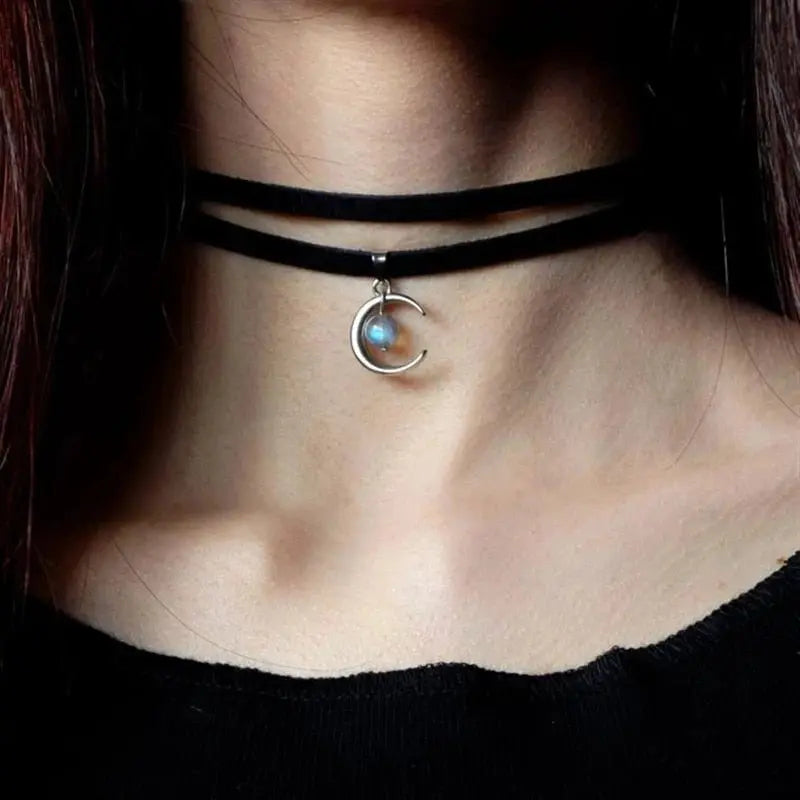 Velvet Choker Necklace for Women Lace Necklace with Pendants Gothic Girl Neck Jewelry - Blade & Thread
