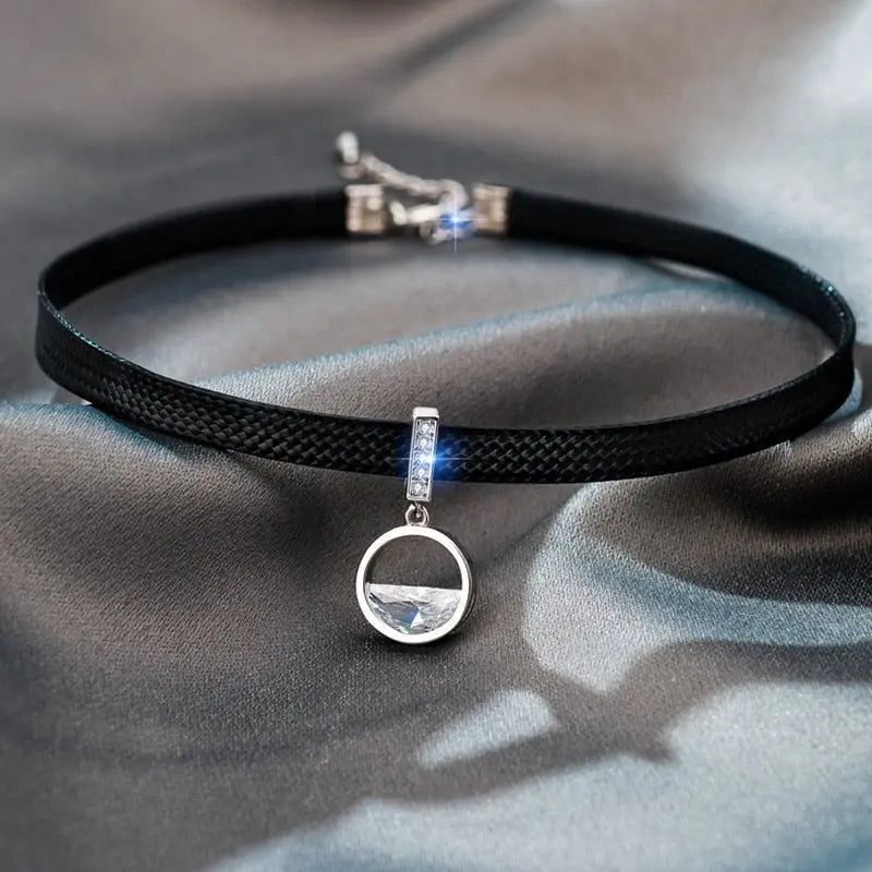 Velvet Choker Necklace for Women Lace Necklace with Pendants Gothic Girl Neck Jewelry - Blade & Thread