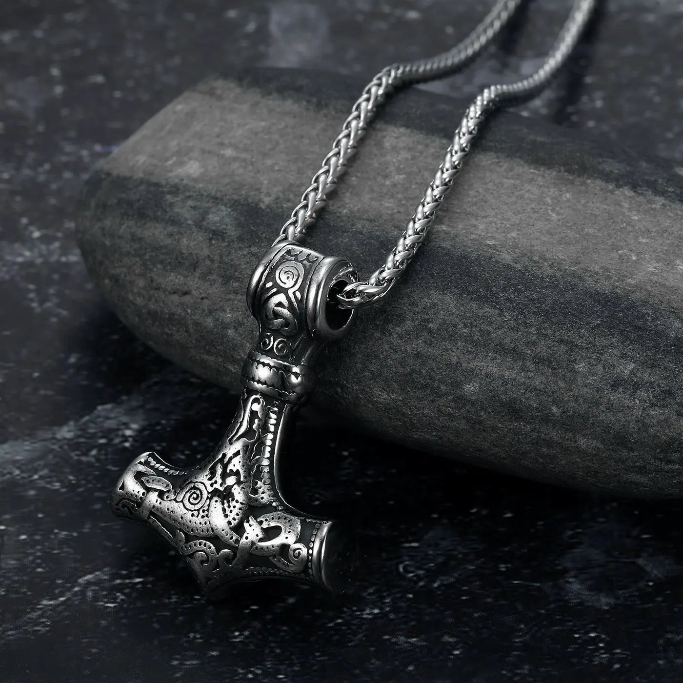 Viking mjolnir necklace - Blade & Thread