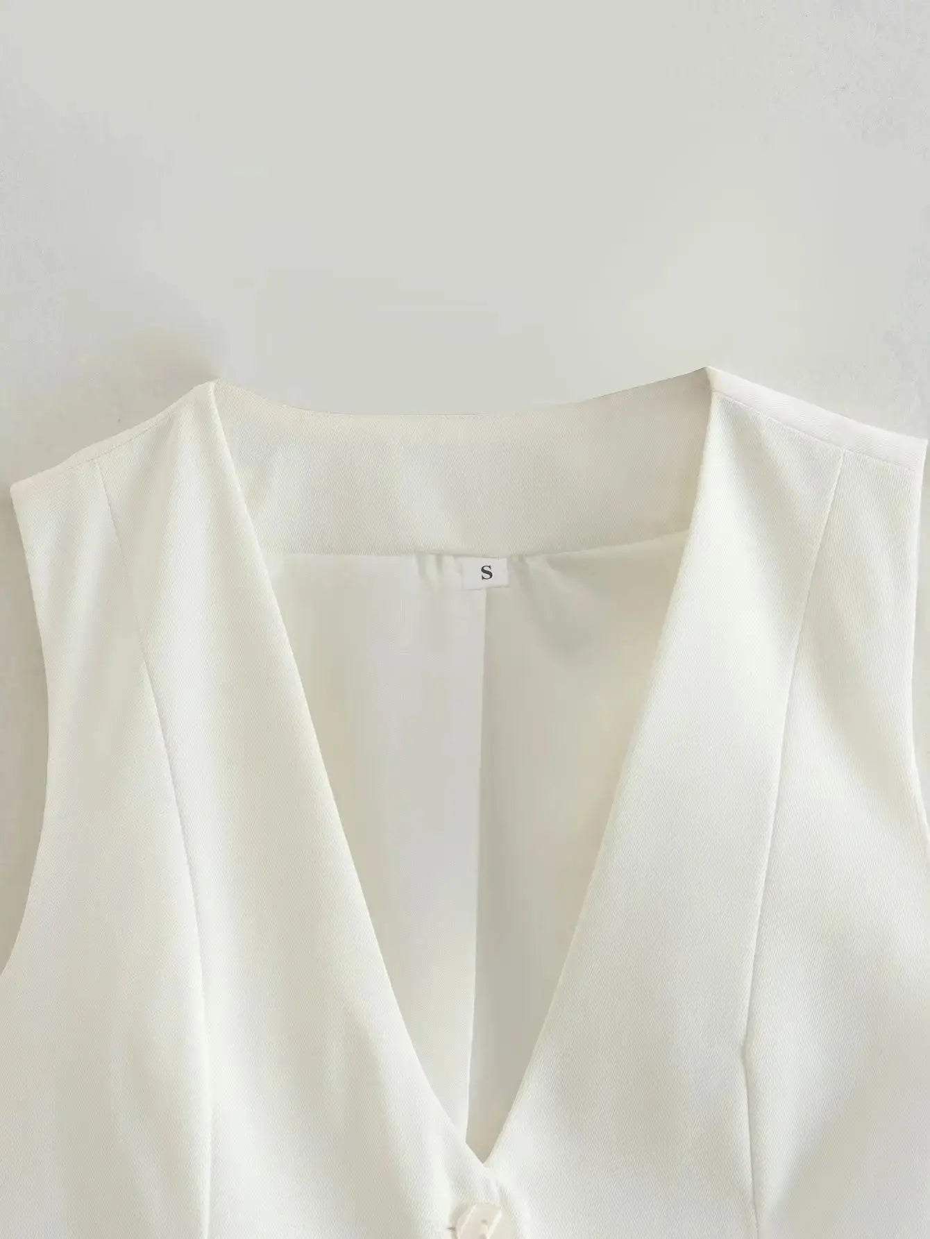 Vintage V Neck Sleeveless Female Outerwear White Chic Vests - Blade & Thread