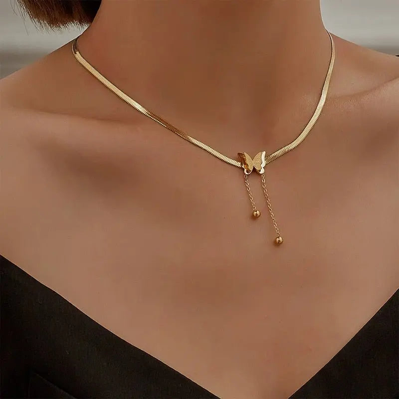 Water-wave Pearl Necklace For Women Charming Big Metal Geometric Statement Collar Necklace - Blade & Thread