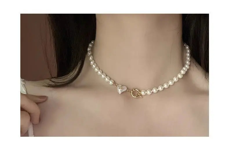 Women's retro heart pearl necklace clavicle chain - Blade & Thread