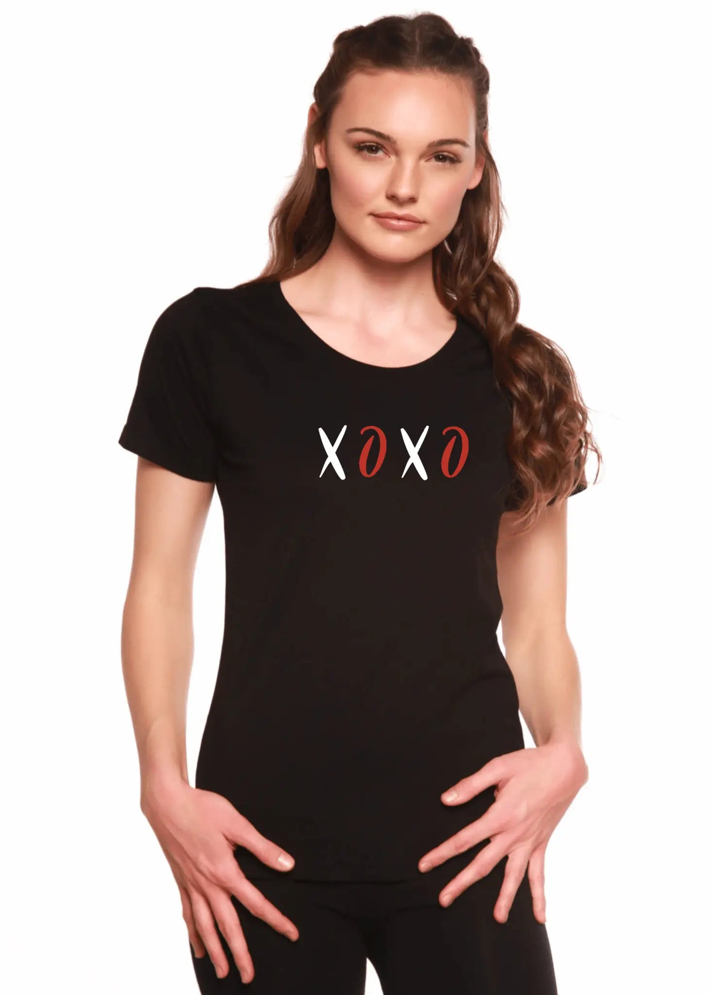 XOXO Women's Bamboo Sleeve Scoop Neck Graphic T-Shirt - Blade & Thread