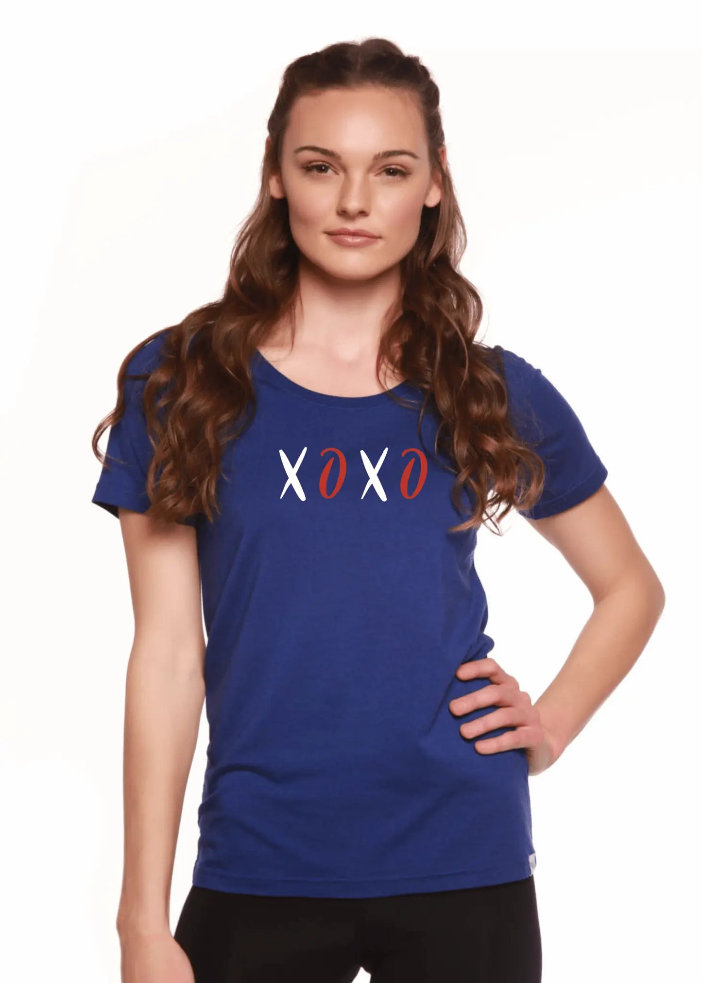 XOXO Women's Bamboo Sleeve Scoop Neck Graphic T-Shirt - Blade & Thread
